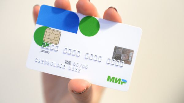 Первые карты национальной платежной системы Мир