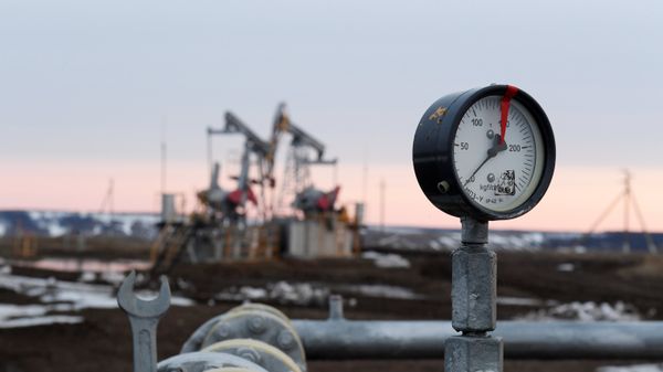 Работа нефтяных станков - качалок