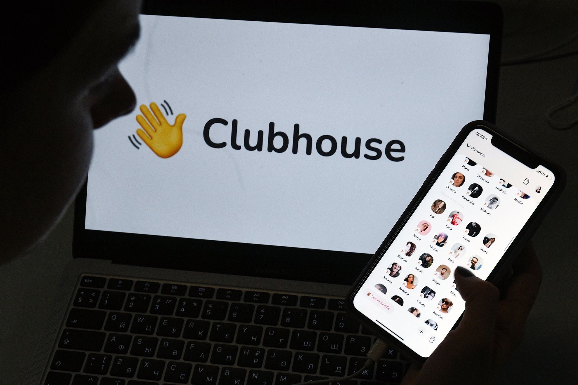 Приложение Clubhouse на экране смартфона. - ПРАЙМ, 1920, 19.03.2021