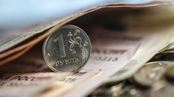 Денежные купюры и монеты