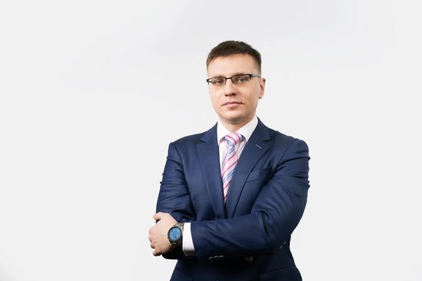 Алексей Тихонов