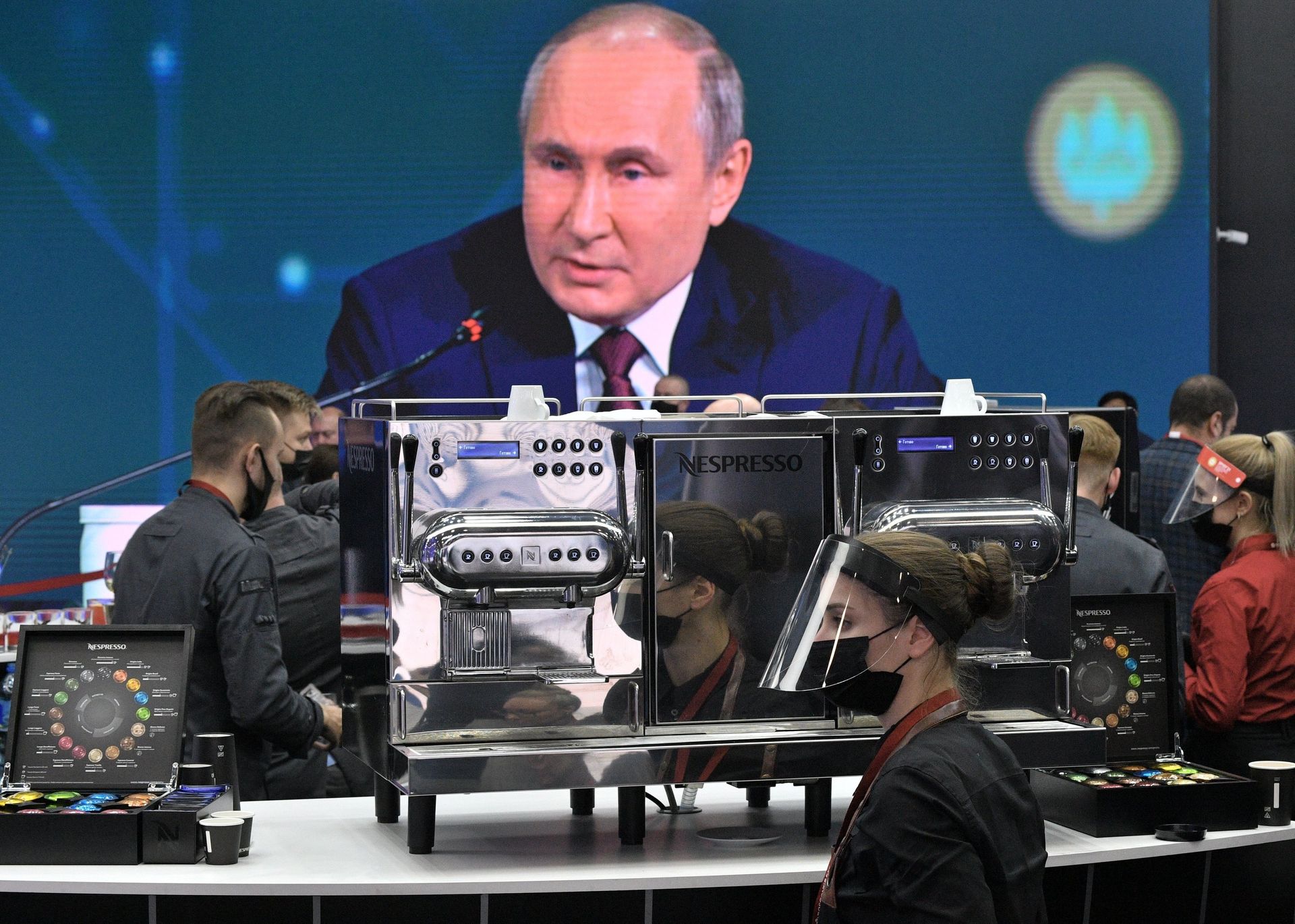 Президент РФ В. Путин принял участие в пленарном заседании ПЭМФ-2021 - ПРАЙМ, 1920, 04.06.2021