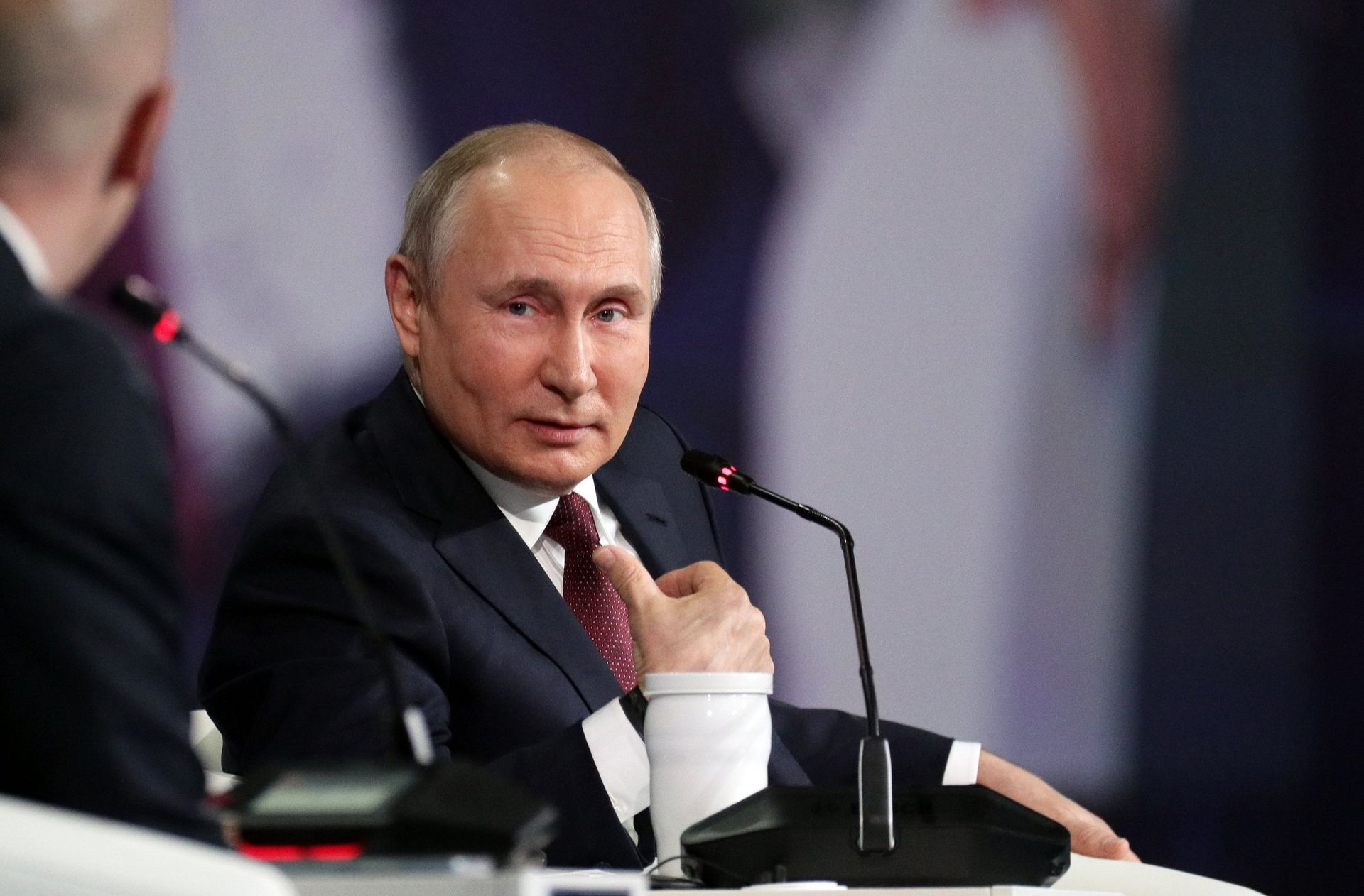 Президент РФ В. Путин принял участие в пленарном заседании ПЭМФ-2021 - ПРАЙМ, 1920, 04.06.2021