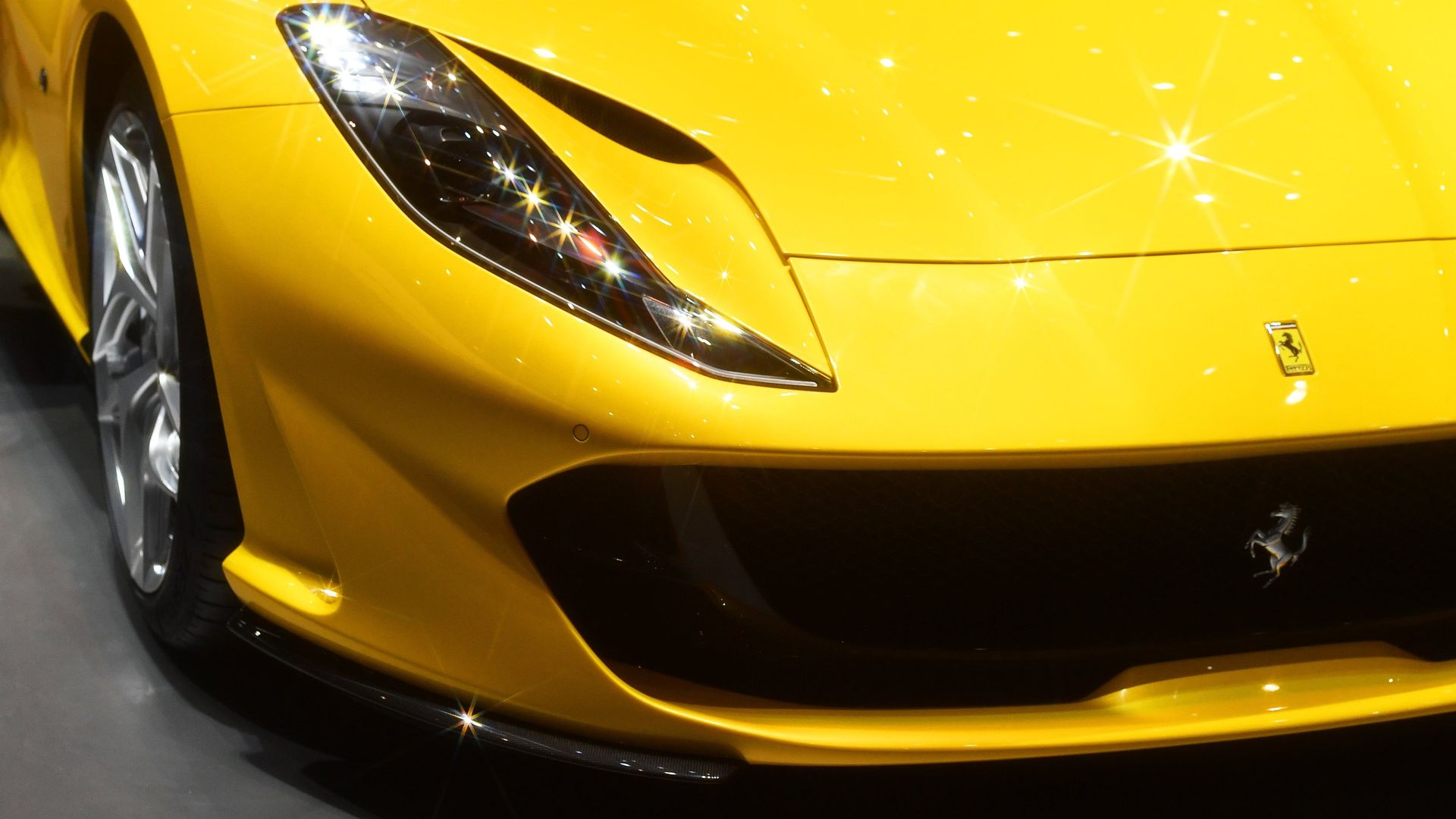 Автомобиль Ferrari 812 Superfast на Международном Женевском автосалоне - ПРАЙМ, 1920, 06.07.2021