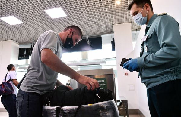 Работа погранично-таможенной службы в аэропорту Кольцово