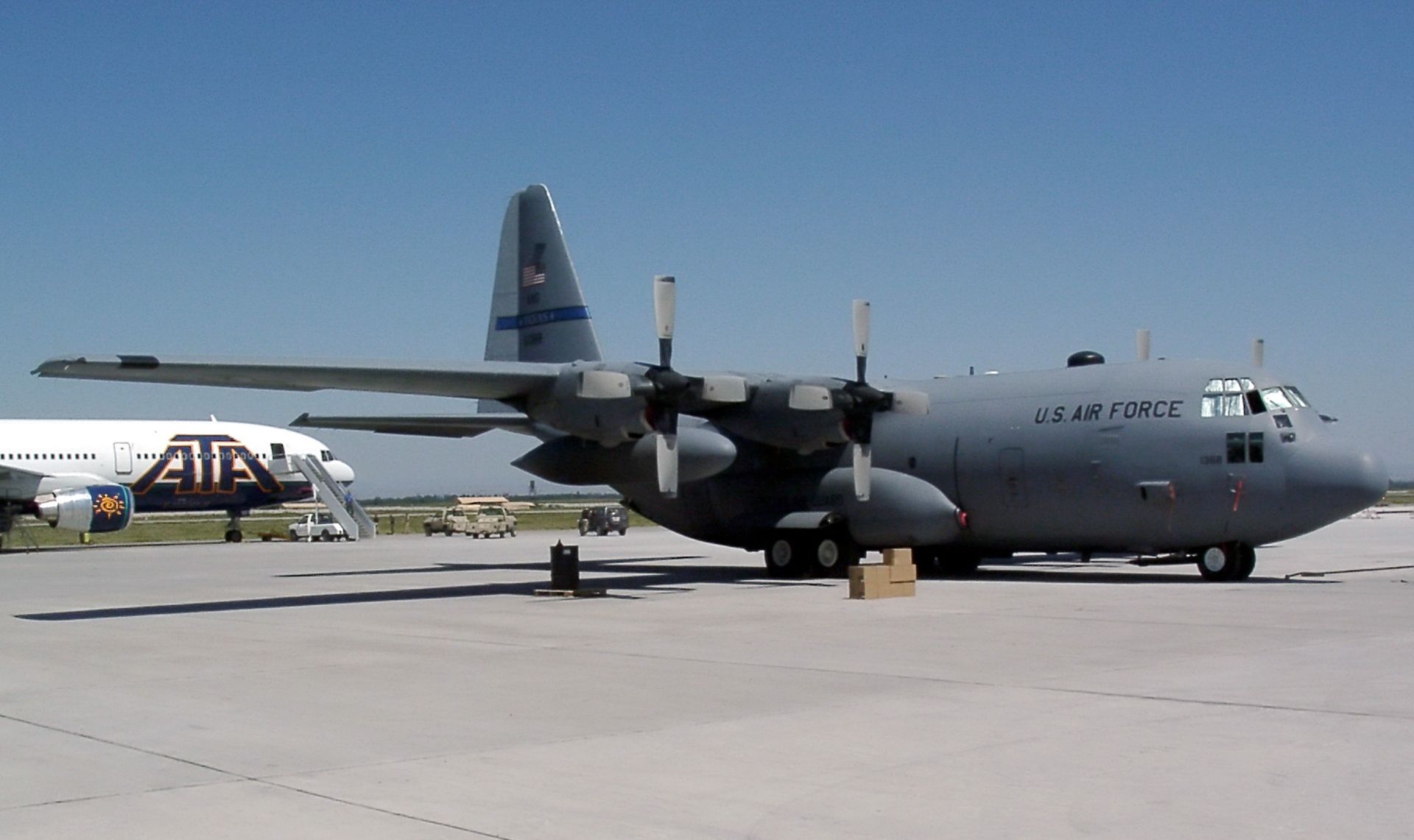 Военно-транспортный самолет C-130 Геркулес - ПРАЙМ, 1920, 04.07.2021