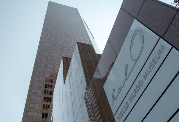 Здание музея Wells Fargo Museum в Лос-Анджелесе Здание музея Wells Fargo Museum в Лос-Анджелесе