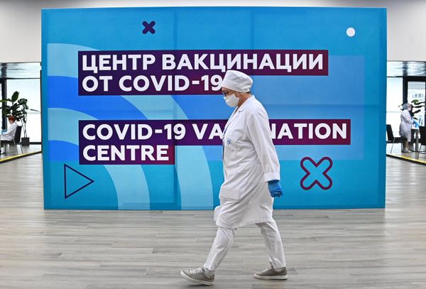 Центр вакцинации от COVID-19 на стадионе Лужники