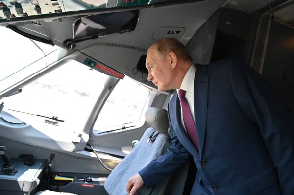 Президент РФ В. Путин принял участие в открытии МАКС-2021