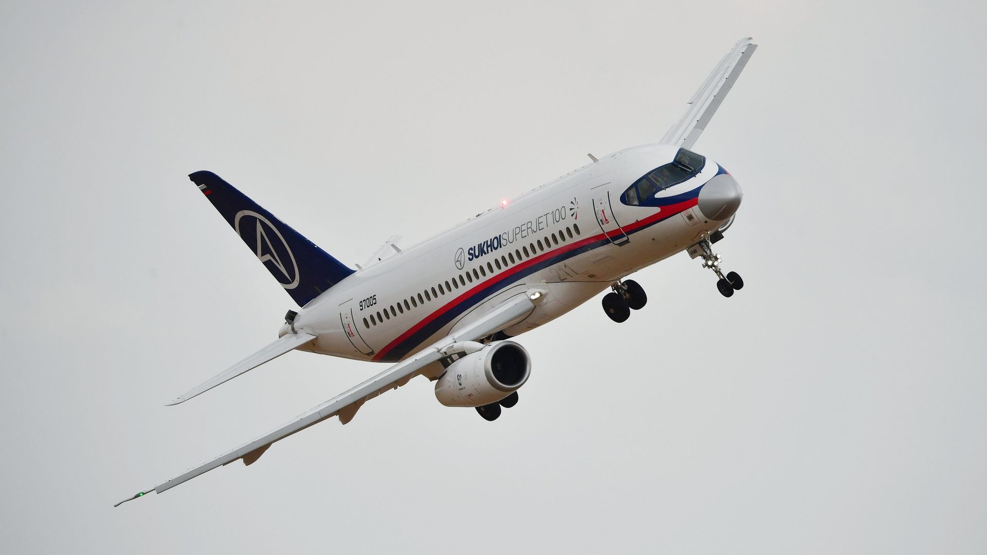 Лайнер Sukhoi Superjet 100 на репетиции летной программы открытия МАКС-2021 - ПРАЙМ, 1920, 15.11.2022