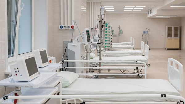 Открытие стационара для больных с коронавирусом в частной клинике