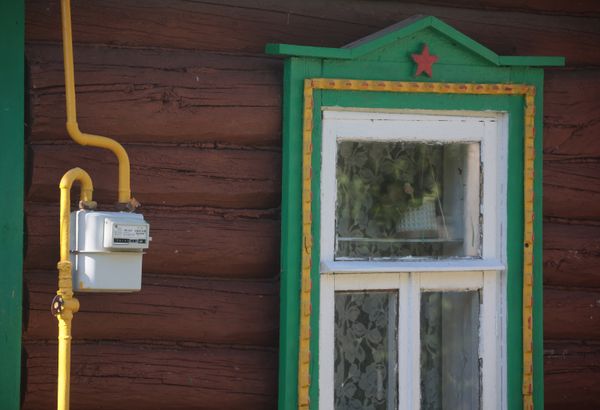 Сельская местность. Газовая труба