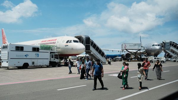 Самолет авиакомпании Air India. Самолет авиакомпании Air India.