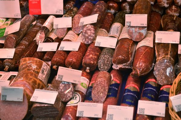 Посетительница в гипермаркете Ашан на Калужском шоссе
