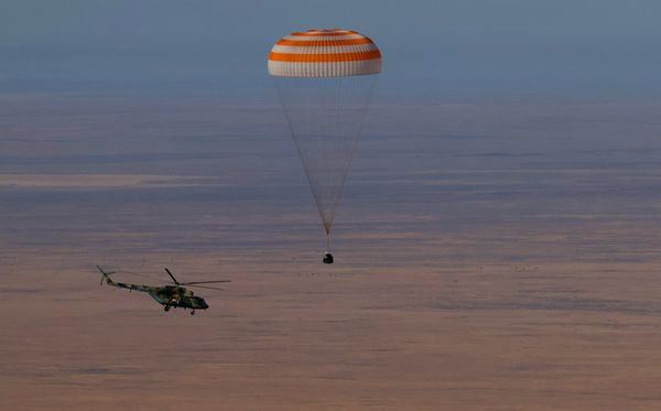 Экипаж корабля Союза МС-18 вернулся на Землю