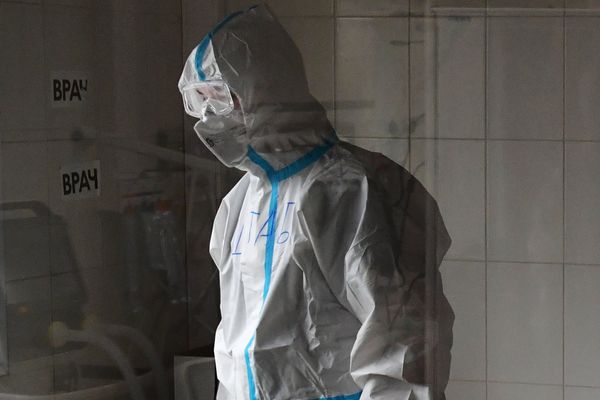 Лечение больных с COVID-19 в резервном госпитале в АТЦ Москва
