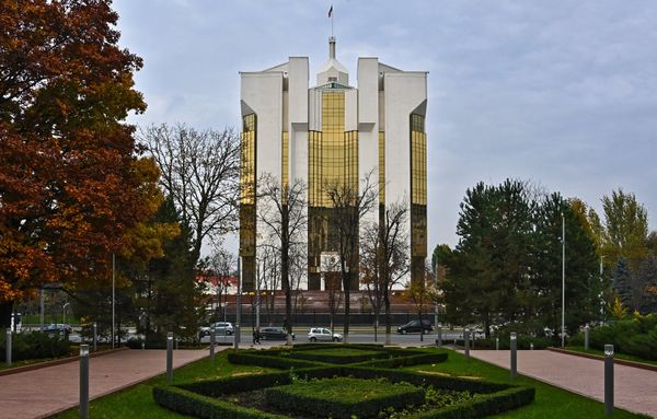 Повседневная жизнь в Кишиневе. Президентский дворец
