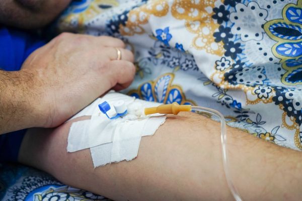 Пострадавшие в аварии на шахте Листвяжная в больнице им. Подгорбунского