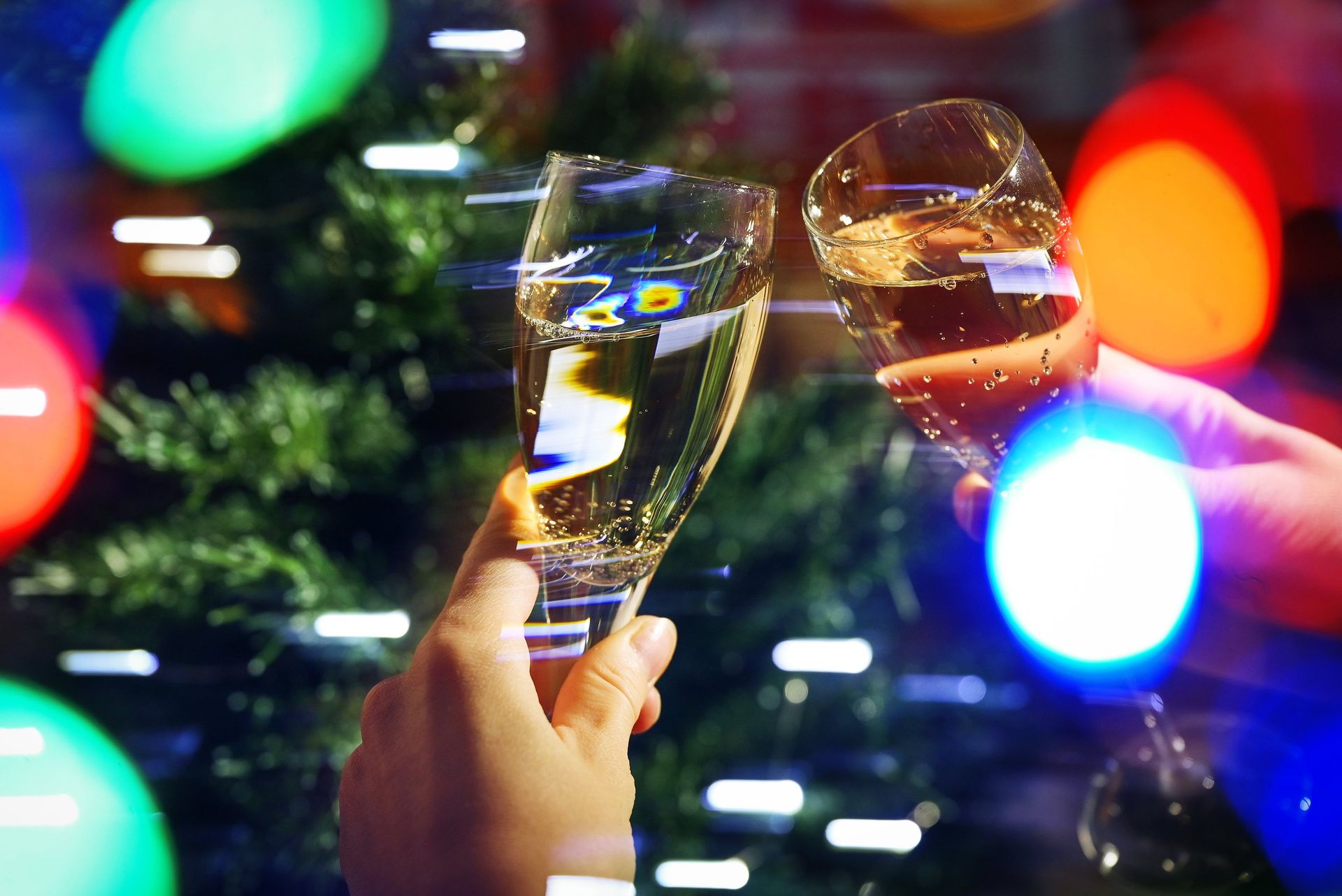Шампанское на новогоднем столе - ПРАЙМ, 1920, 27.11.2022