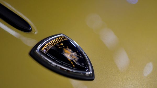 Автомобиль Lamborghini 400GT Espada