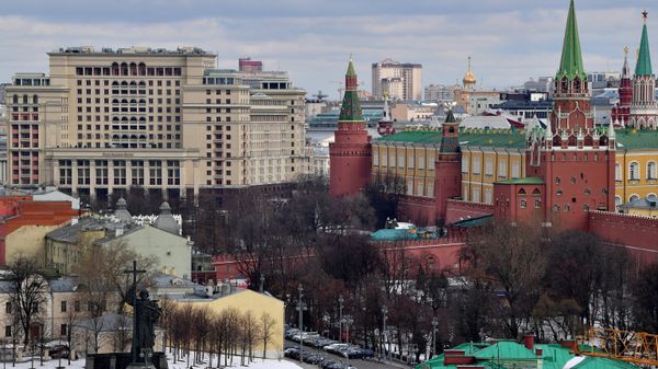 Вид на Московский Кремль и гостиницу Four Seasons Moscow Вид на Московский Кремль и гостиницу Four Seasons Moscow