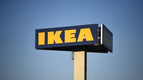 IKEA приостанавливает деятельность в России