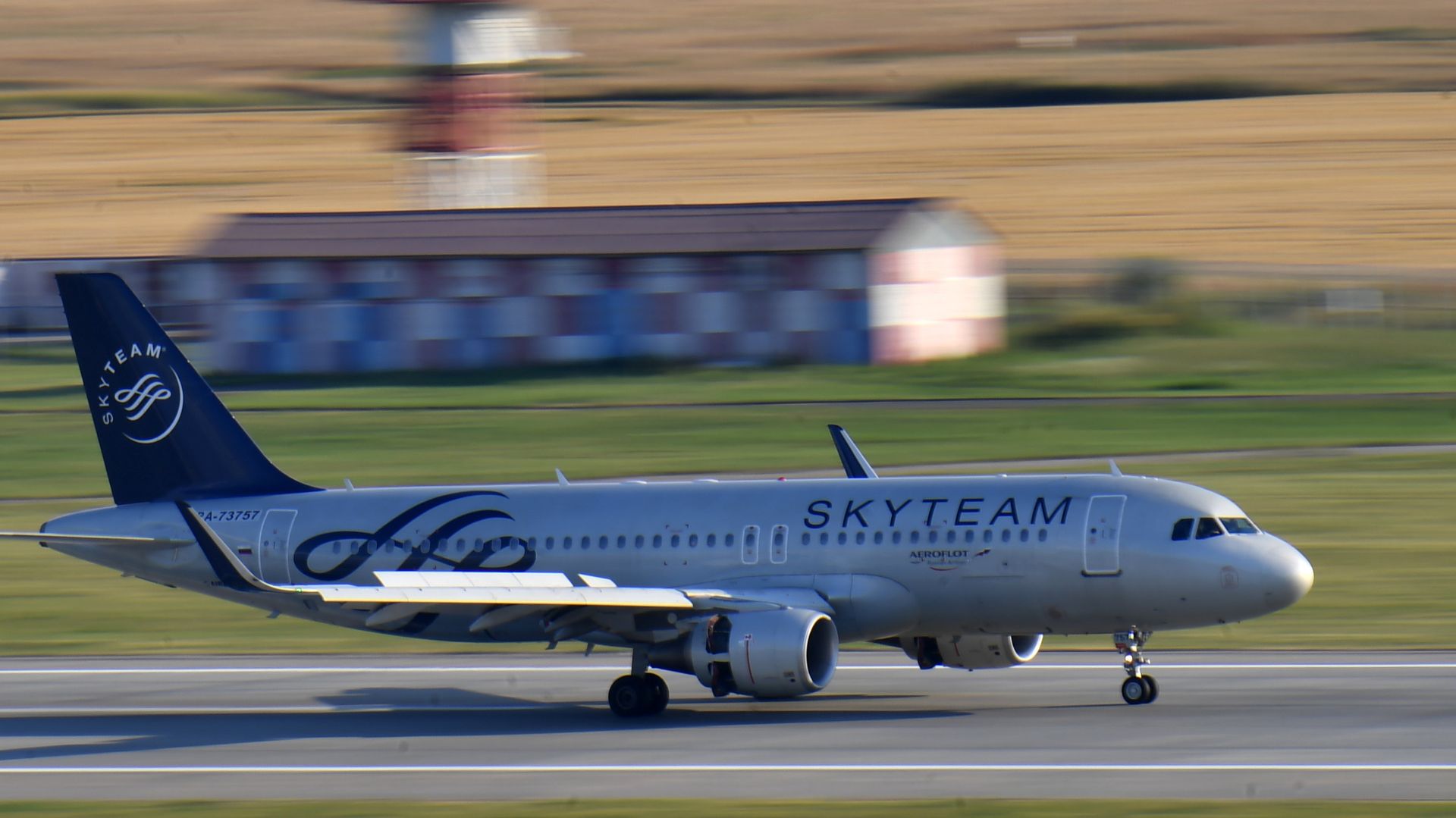Самолет Airbus A320-214 - ПРАЙМ, 1920, 06.12.2022