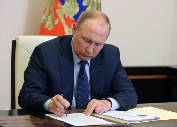Рабочая встреча президента РФ В. Путина с врио губернатора Марий Эл Ю. Зайцевым