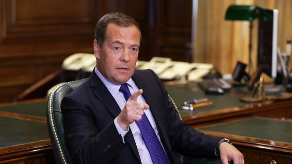 Зампред Совбеза РФ Д. Медведев дал интервью французскому телеканалу LCI