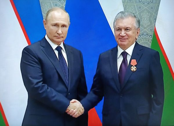 Президент РФ В. Путин провел встречи на полях саммита ШОС