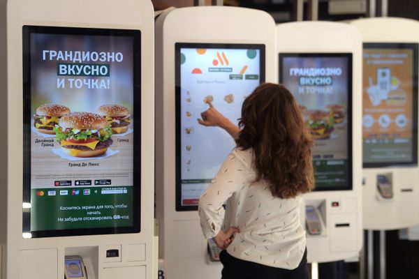 Старт работы кофеен во Вкусно – и точка