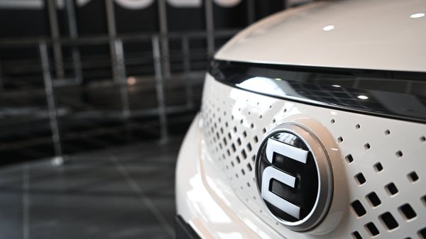 Старт продаж электромобилей Evolute