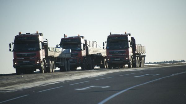 Грузовики на автомобильной дороге федерального значения Амур
