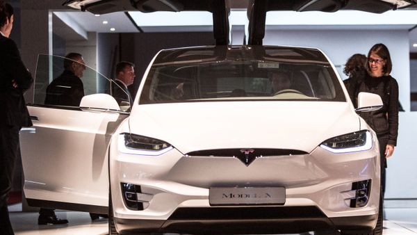TESLA Model X