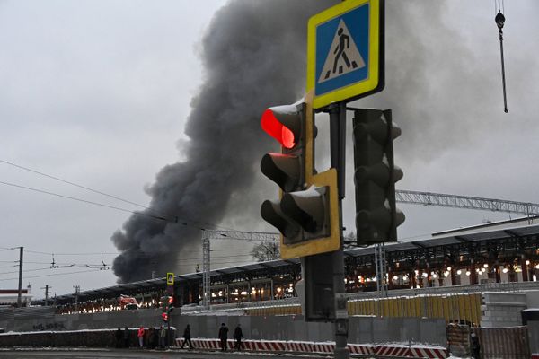Пожар в районе Комсомольской площади в Москве