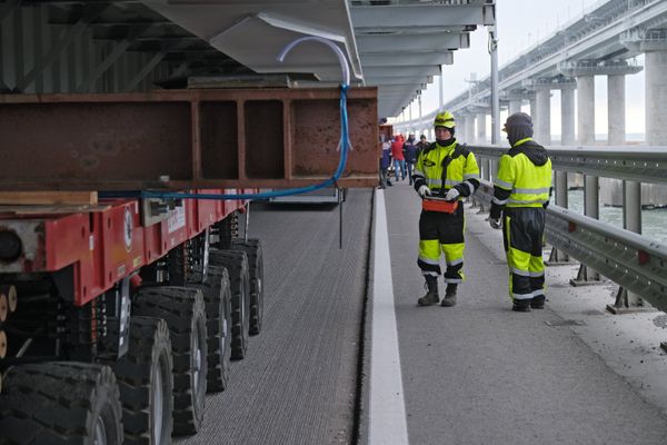 Завершен первый этап восстановительных работ на Крымском мосту Завершен первый этап восстановительных работ на Крымском мосту
