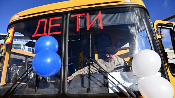 Передача школьных автобусов правительством Екатеринбурга муниципалитетам Свердловской области