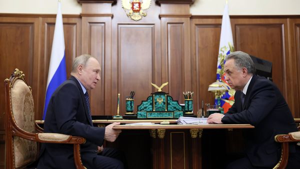 Президент РФ В. Путин встретился с главой ДОМ.РФ В. Мутко