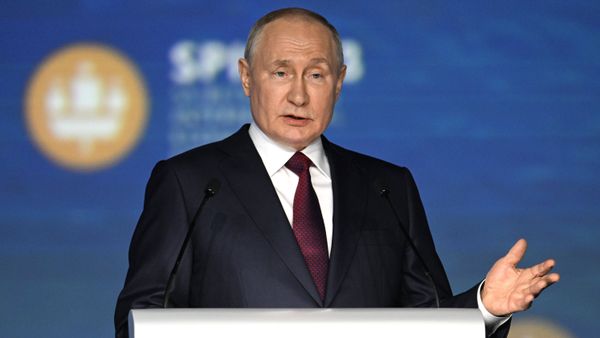 ПМЭФ-2023. Президент РФ В. Путин на пленарном заседании ПМЭФ-2023. Президент РФ В. Путин на пленарном заседании