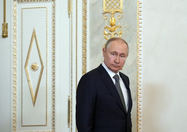 Президент РФ В. Путин провел встречу с президентом Египта А. Сиси