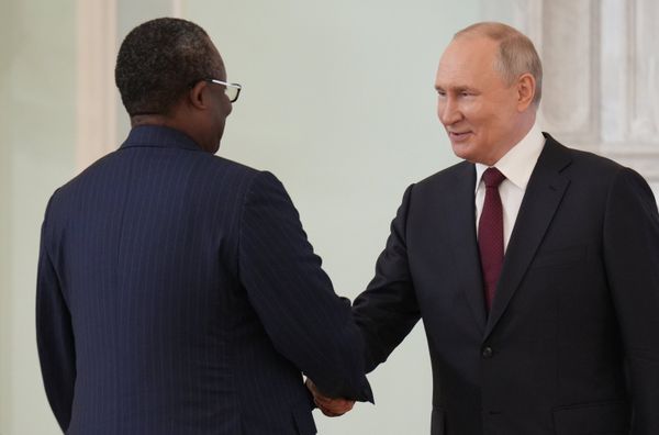 Беседа президента РФ В. Путина с президентом Республики Гвинея-Бисау У. Эмбало