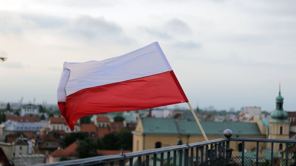 Польский флаг, Варшава