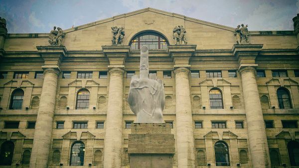 Вид на здание Итальянской фондовой биржи
