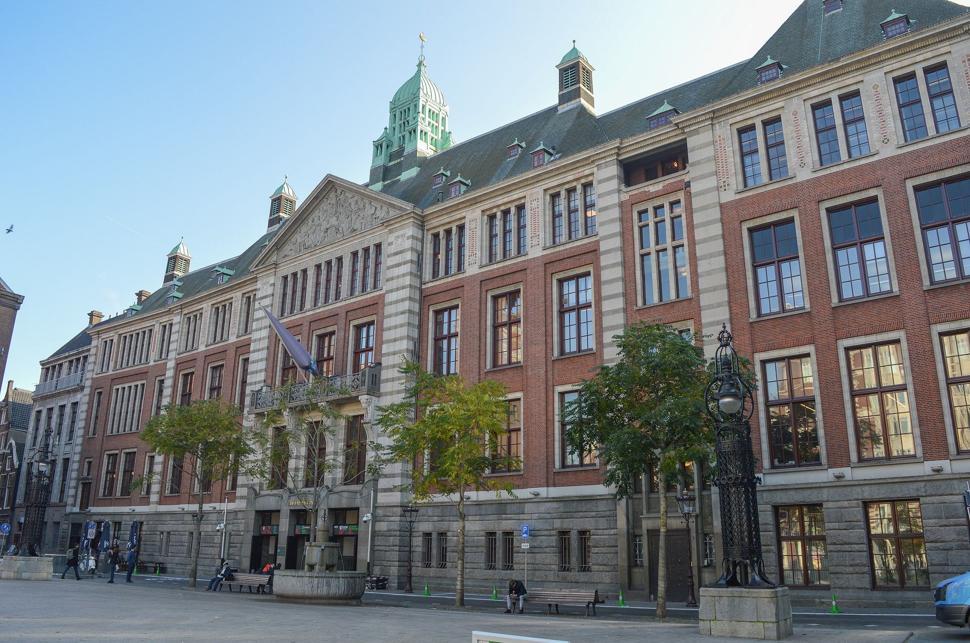 Вид на здание Euronext, Амстердам, Нидерланды Вид на здание Euronext, Амстердам, Нидерланды - ПРАЙМ, 1920, 16.08.2023