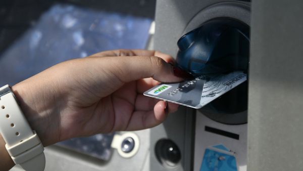 Банковское обслуживание, банкомат
