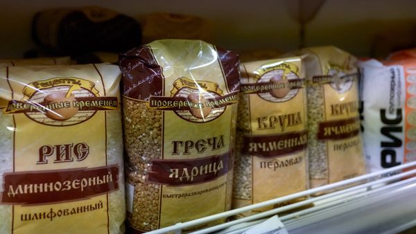 Упаковки с рисом и гречкой