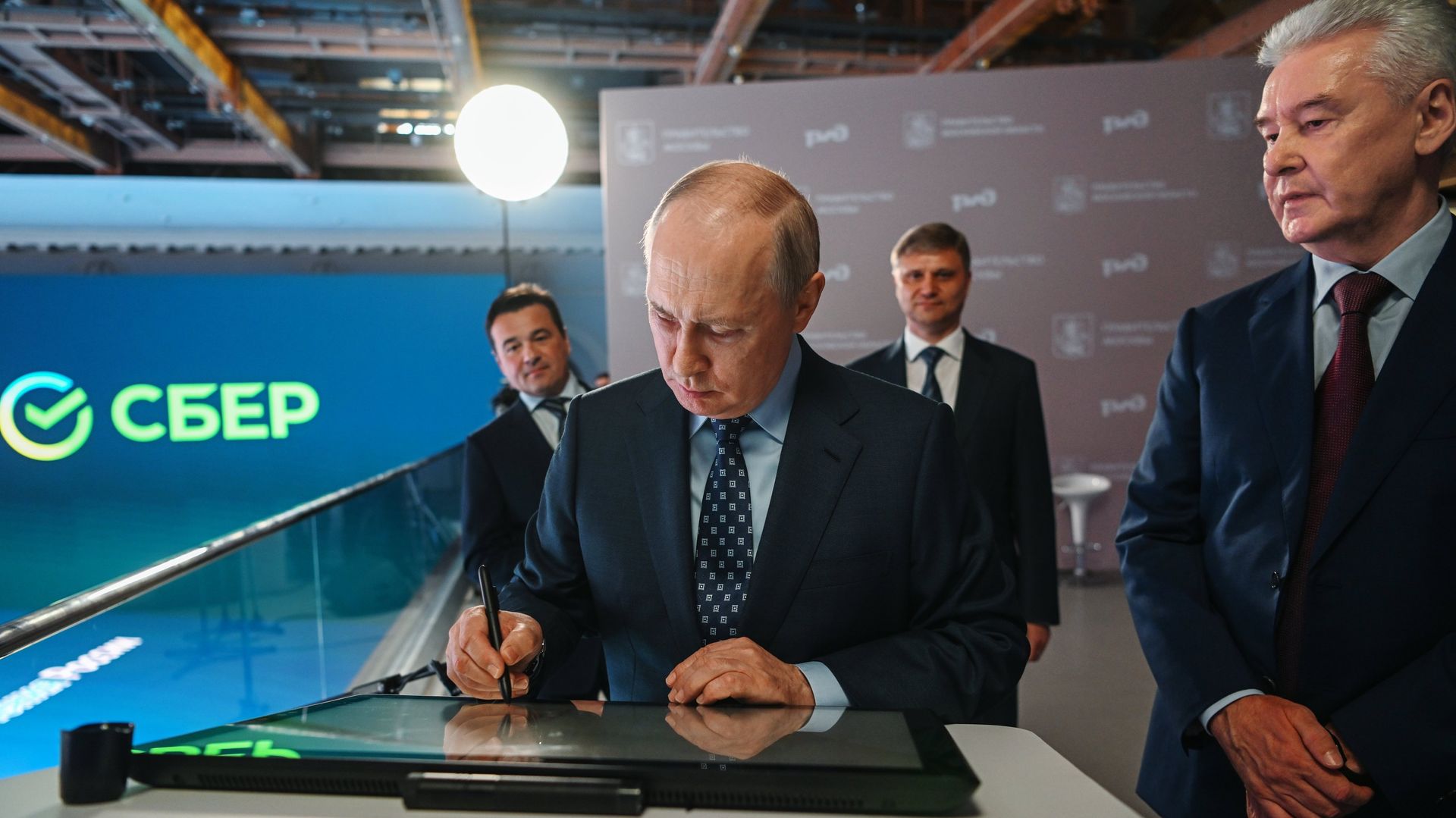 Президент РФ В. Путин принял участие в церемонии запуска пассажирского движения по МЦД-3 - ПРАЙМ, 1920, 08.04.2024