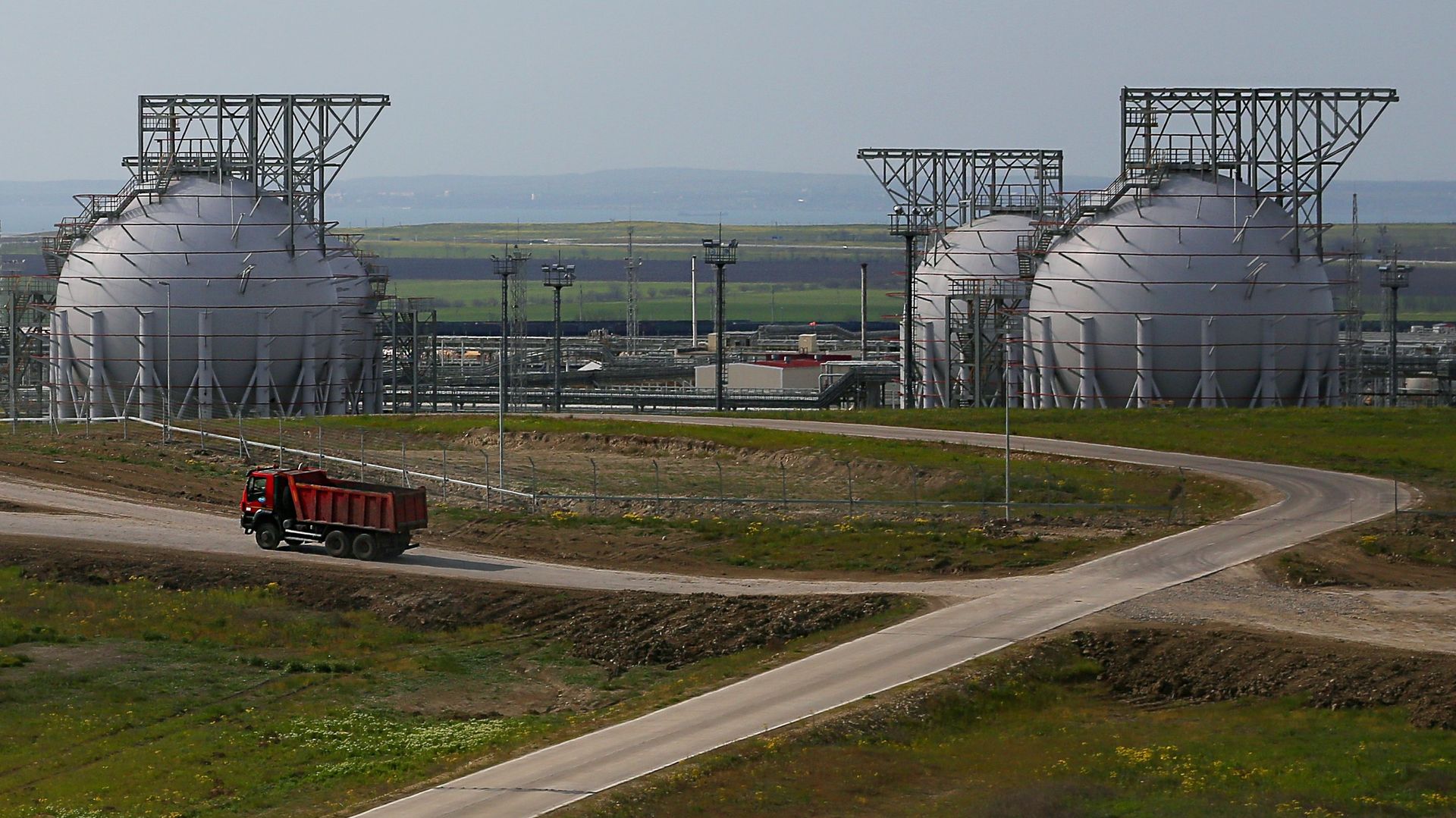 Емкости для хранения сжиженного газа на территории Таманского терминала навалочных грузов - ПРАЙМ, 1920, 22.08.2023