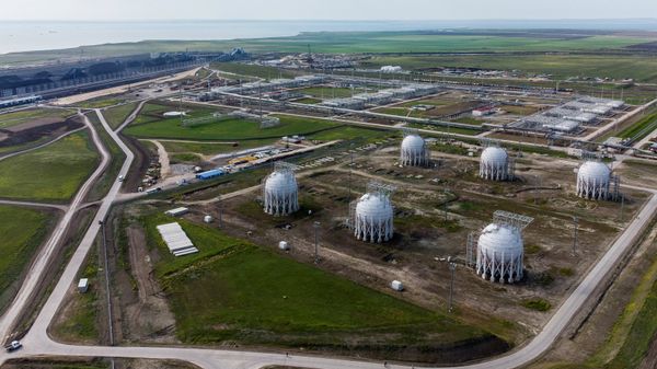 Емкости для хранения сжиженного газа на территории Таманского терминала навалочных грузов Емкости для хранения сжиженного газа на территории Таманского терминала навалочных грузов
