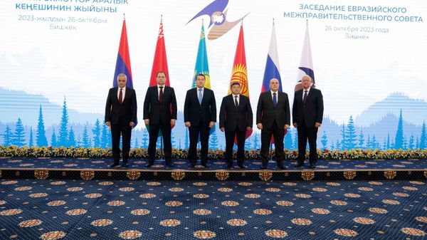 Премьер-министр РФ М. Мишустин принял участие в работе межправительственного совета стран ЕАЭС и Совета глав правительств СНГ и государств - членов ШОС в Бишкеке. День второй